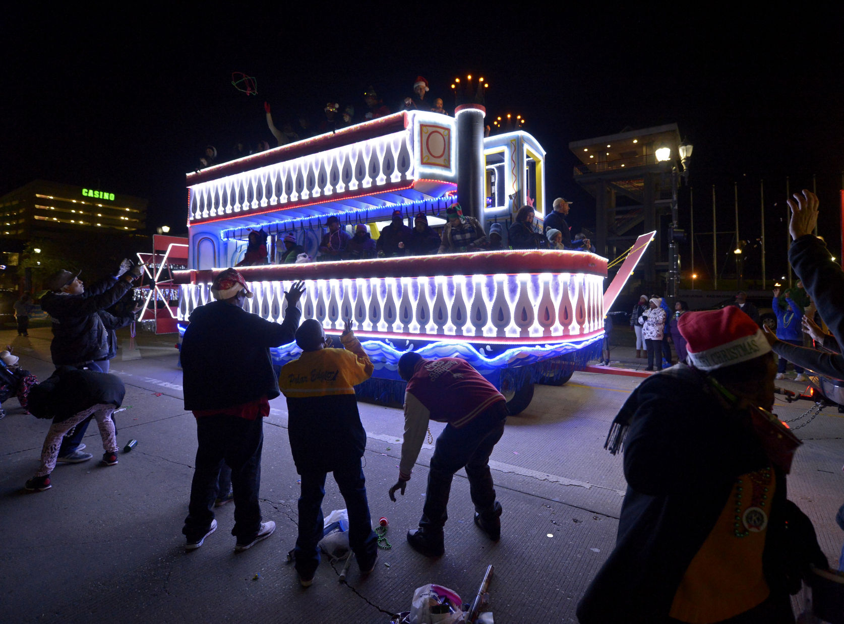 BR.xmasparade.121017 HS 935.JPG copy for Red 113018